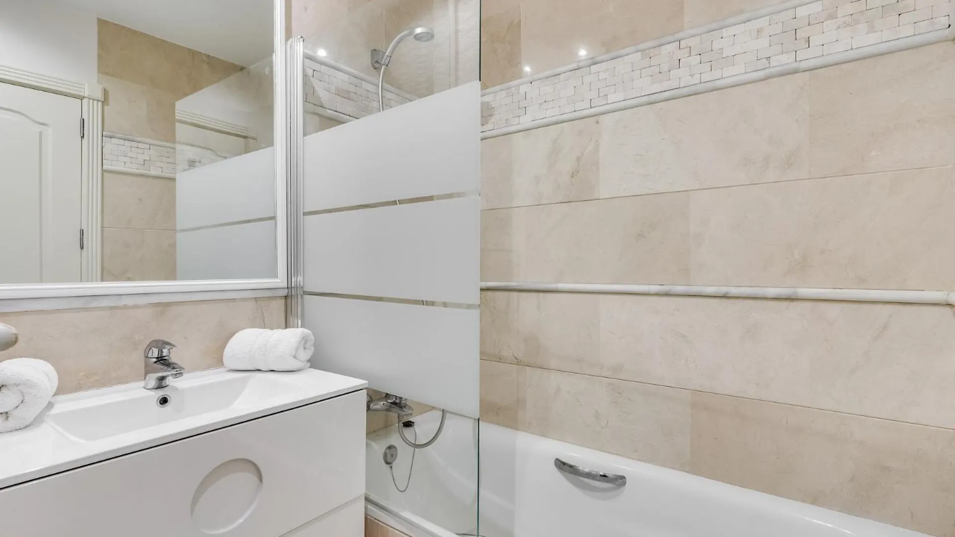 Molo Residences Boutique Apartments & Spa Marbella Hotel apartamentowy