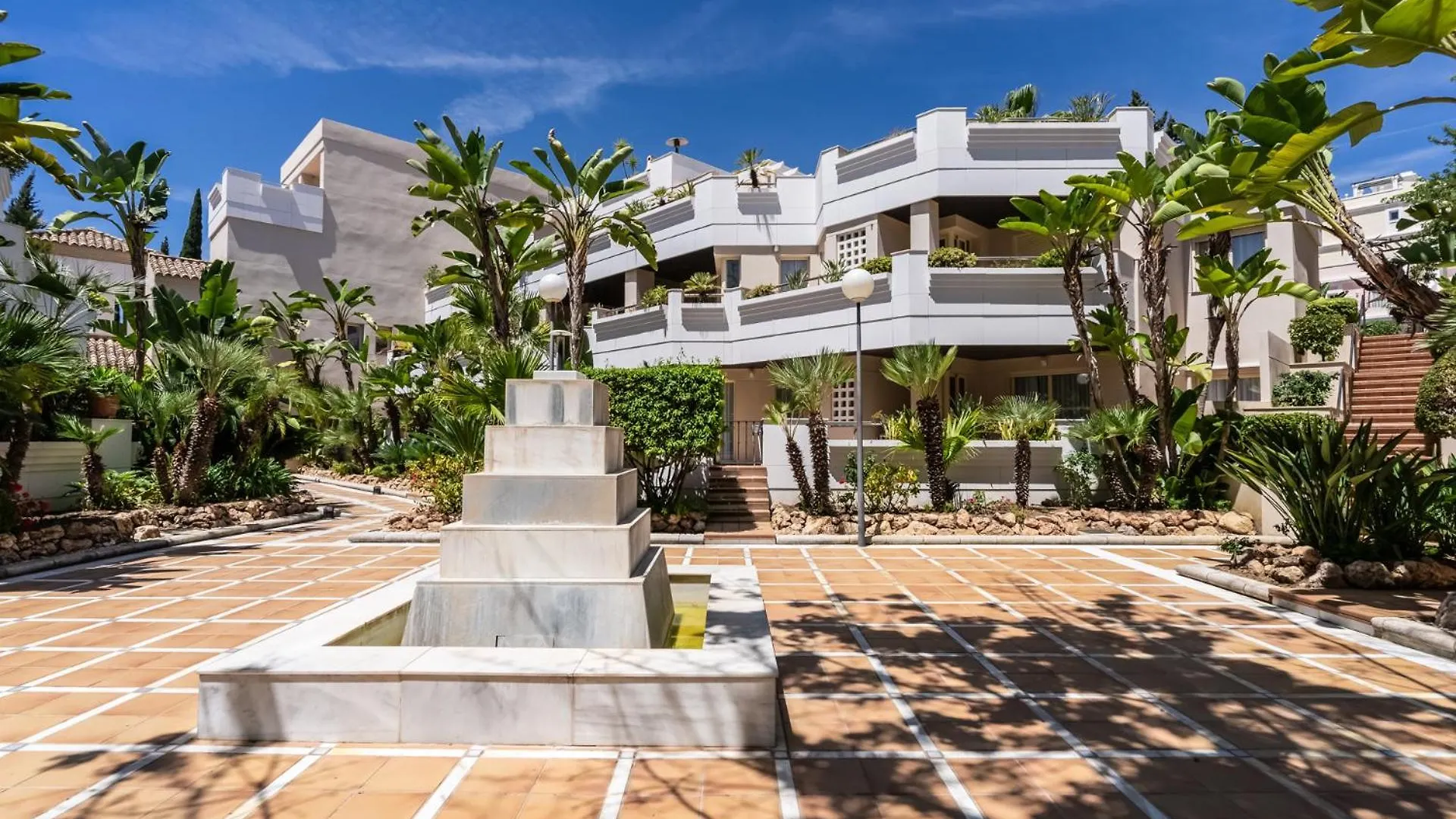 Molo Residences Boutique Apartments & Spa Marbella Hotel apartamentowy