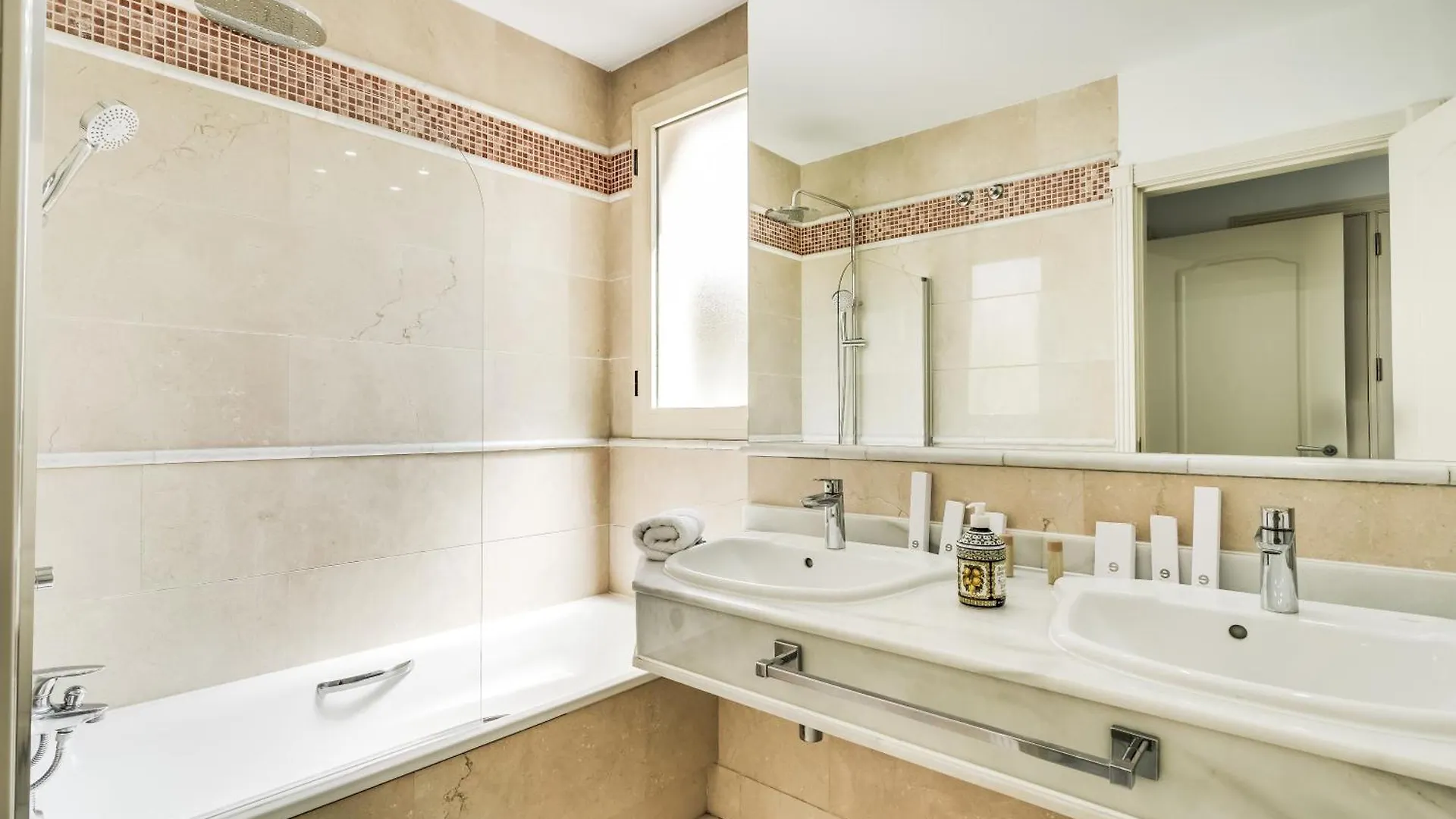 Hotel apartamentowy Molo Residences Boutique Apartments & Spa Marbella Hiszpania
