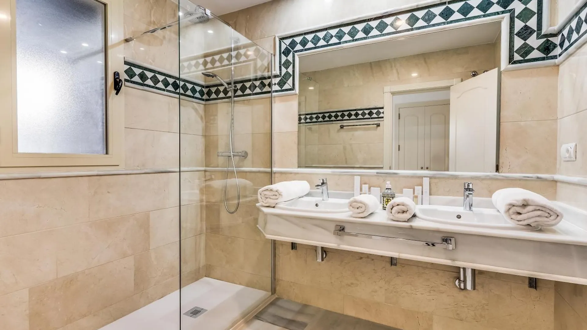 Molo Residences Boutique Apartments & Spa Marbella Hiszpania